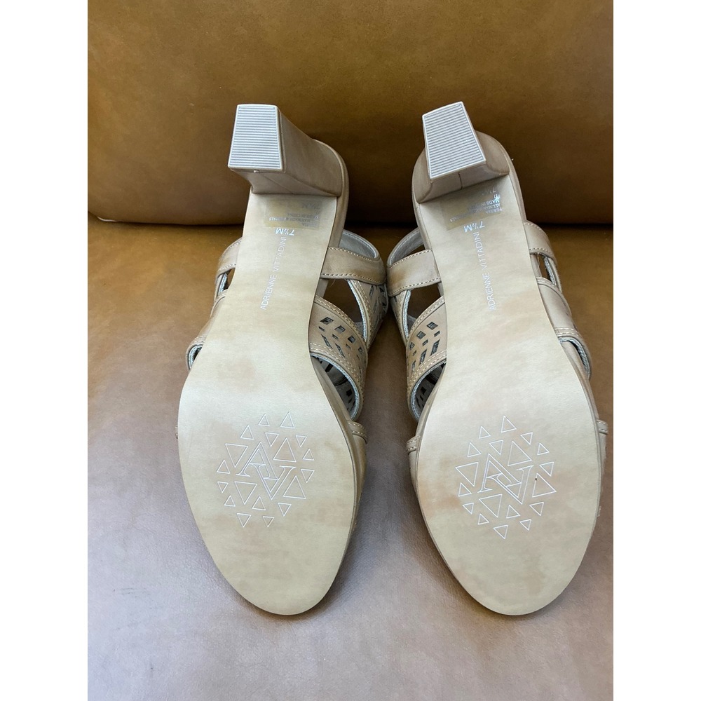 Adrienne Vittadini Sandals Womens 7.5M Tan Excellent Laser Cut Block Heel Shoes - Picture 5 of 11